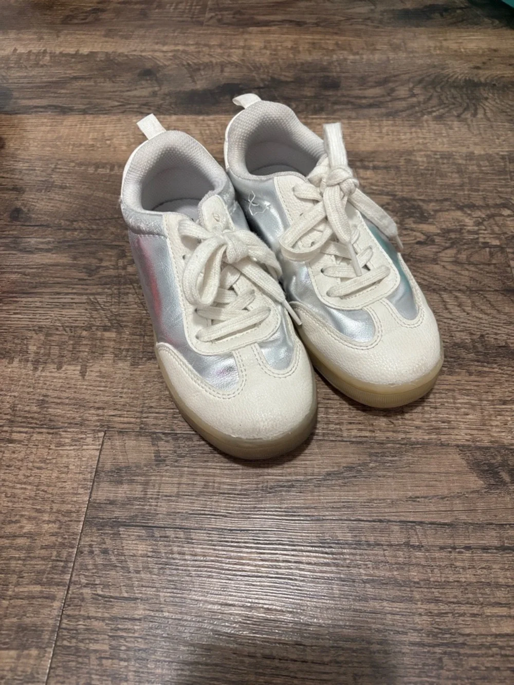 GAP Girls Silver Lace-Up Sneakers